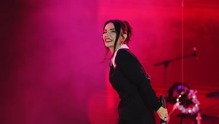 Fatma Turgut, Mardin Kültür Yolu Festivali’nde Artuklu Fuar Alanı’nda sahne aldı