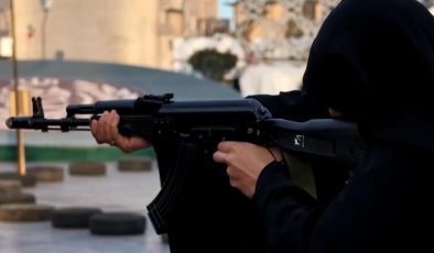 İran’da kadınlara askeri eğitim! Olası savaşa hazırlanıyorlar