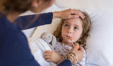Sonbaharda çocuklarda artan enfeksiyonlara karşı Dr. Ertural ateş uyarısı yaptı